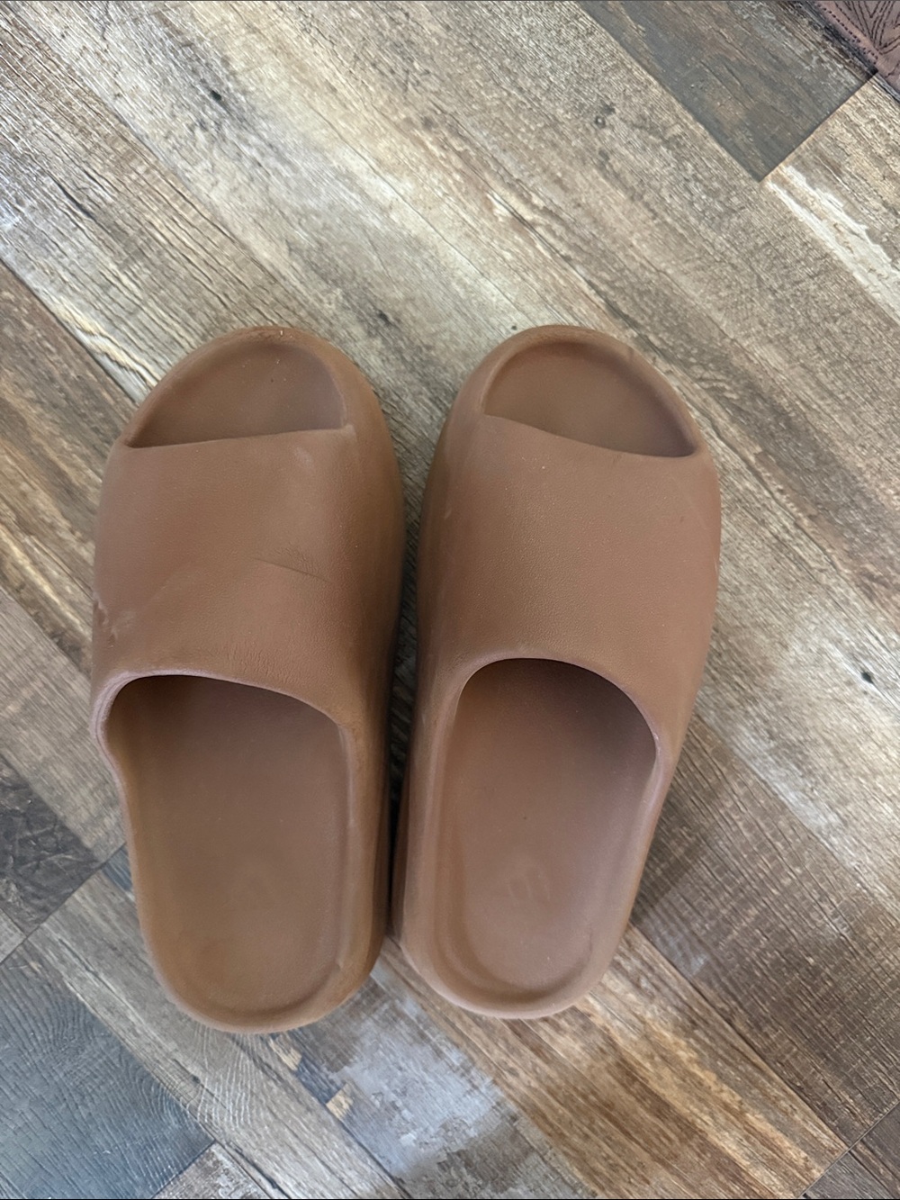 YEEZY Womens Brown Slides